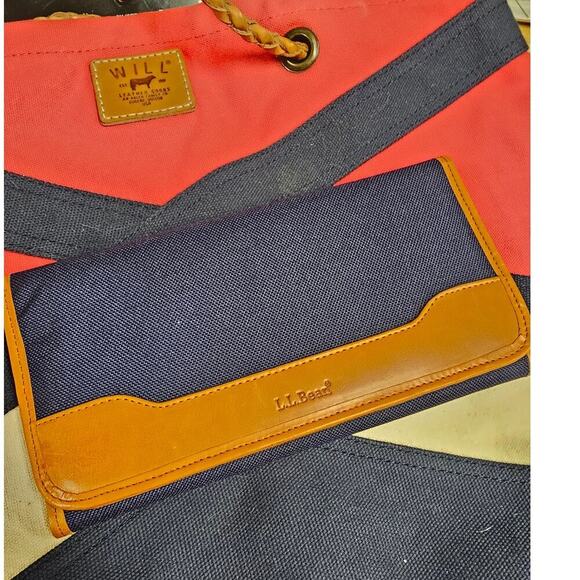 LL Bean Canvas/ leather Travel Passport ID Organizer for man or woman - Picture 1 of 13